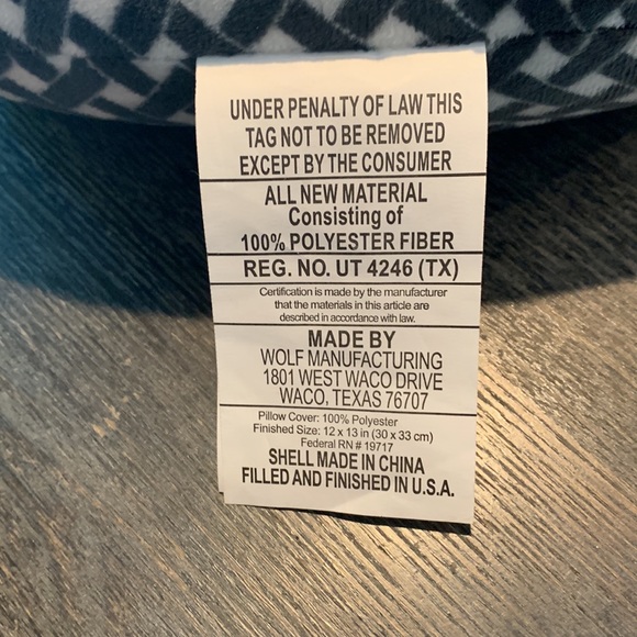 NECK PILLOW - Picture 3 of 4